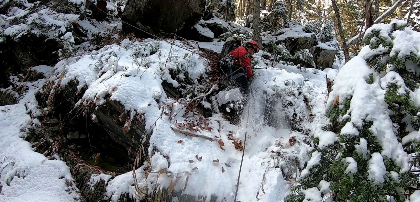 Kayıp 2 dağcıyı aramadık yer bırakmadılar