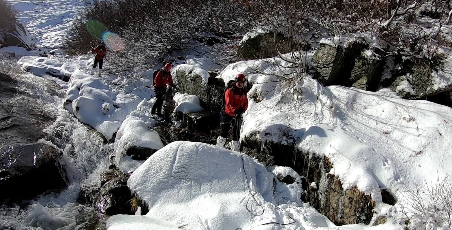 Kayıp 2 dağcıyı aramadık yer bırakmadılar