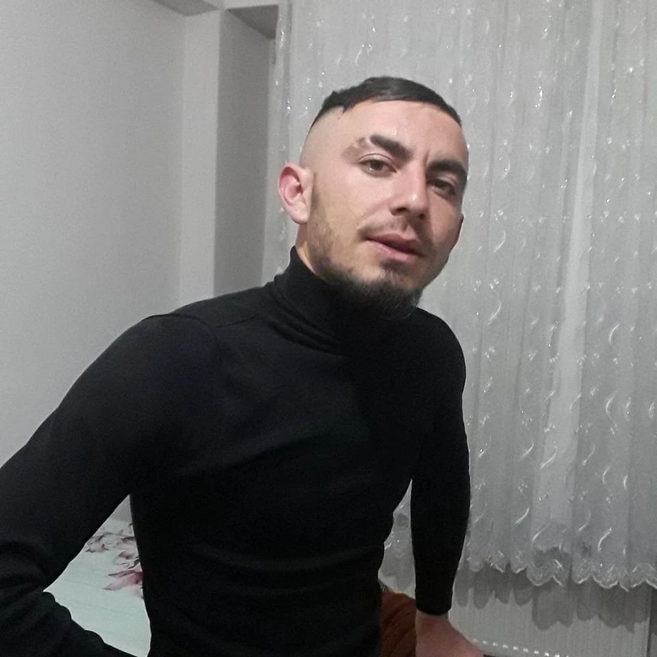 Oğlunun öldüğü kaza yerinde temizlik yapan babanın en acı anı