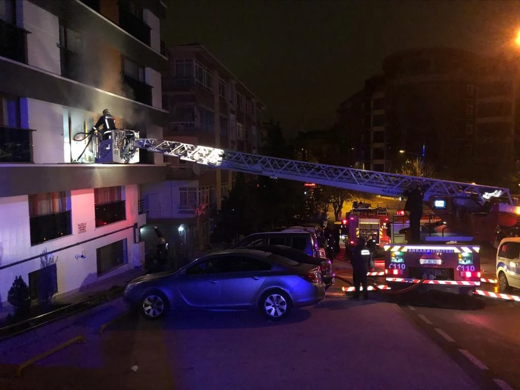 Şizofren kızın çıkardığı yangında annesi öldü