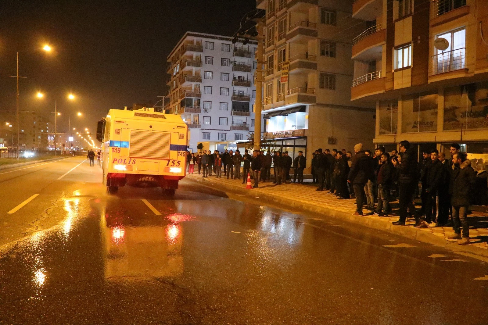 Yolun karşısına geçmek istedi, feci şekilde öldü