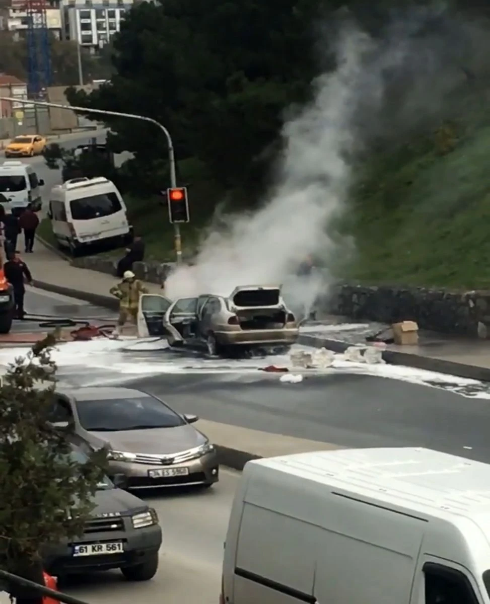 Beyoğlu’nda faciayı otobüs şoförü önledi