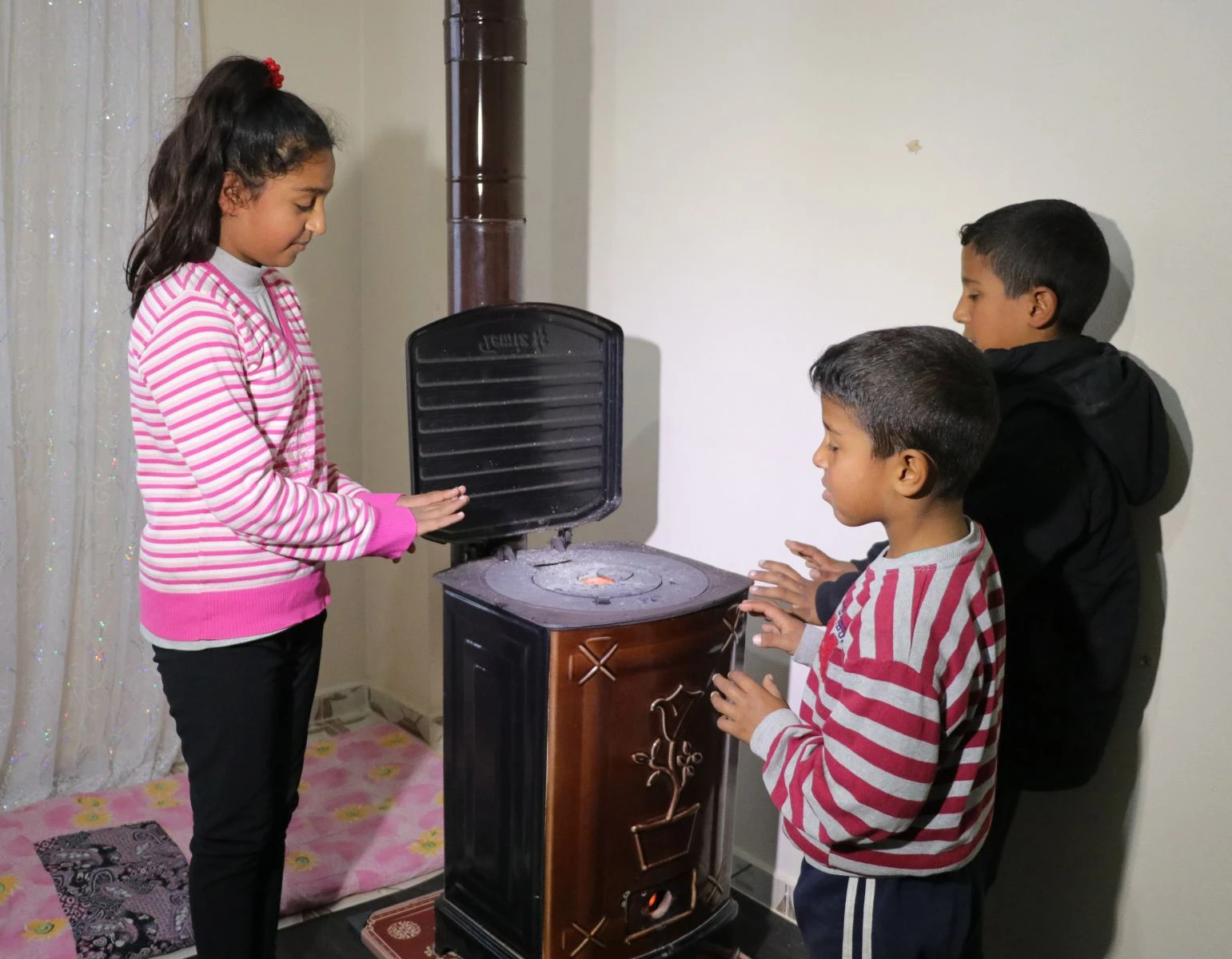 Kardeşi için feryat eden Hatice ailesiyle yeni evlerine kavuştu