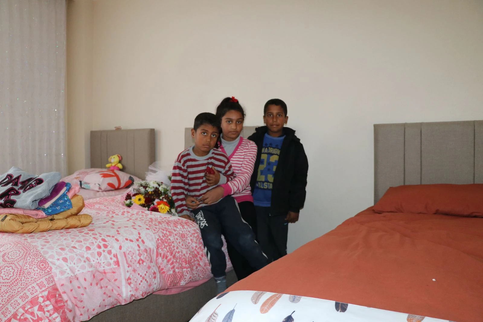 Kardeşi için feryat eden Hatice ailesiyle yeni evlerine kavuştu