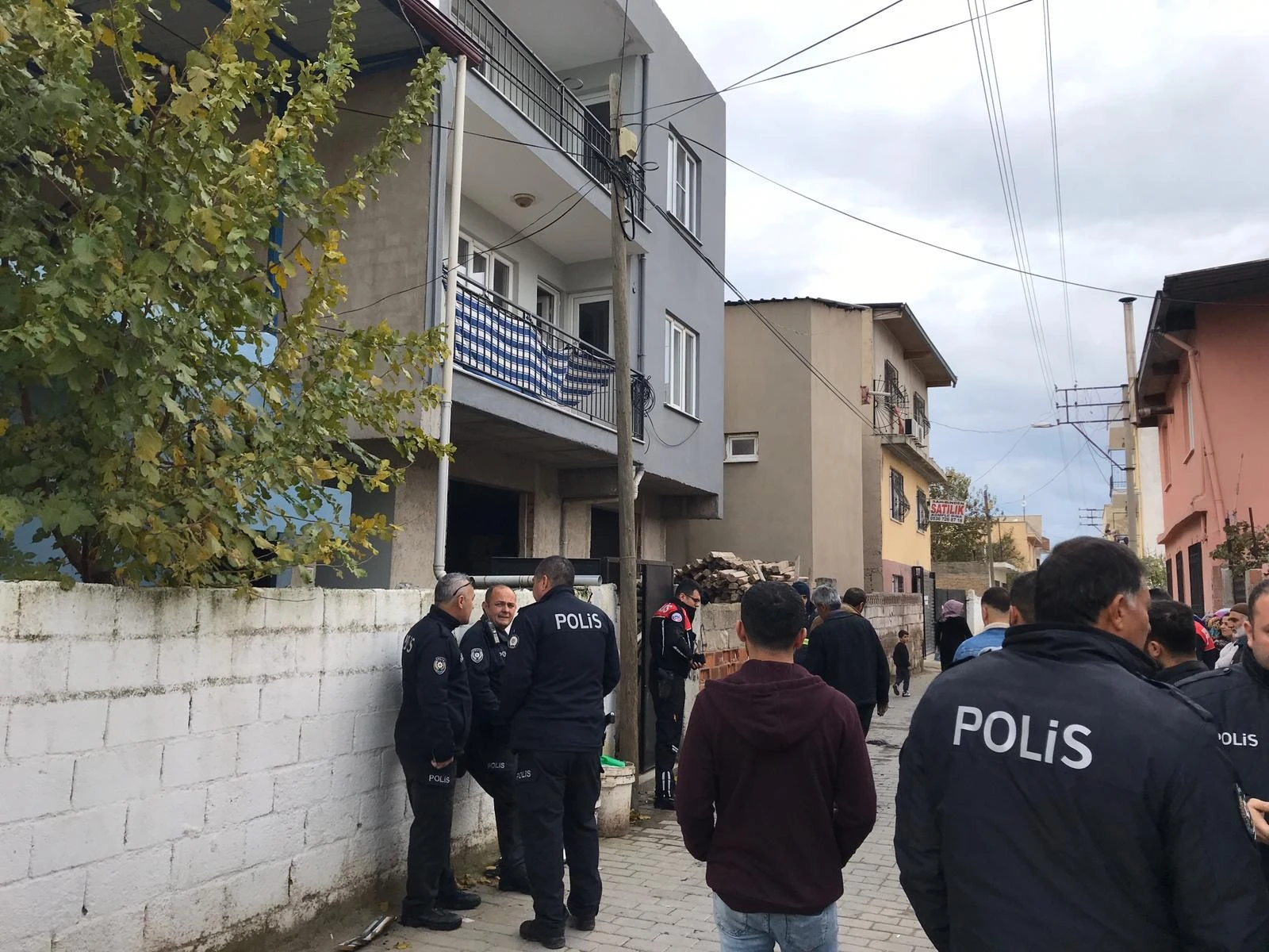 Baca deliğine sokulan poşet evi yaktı