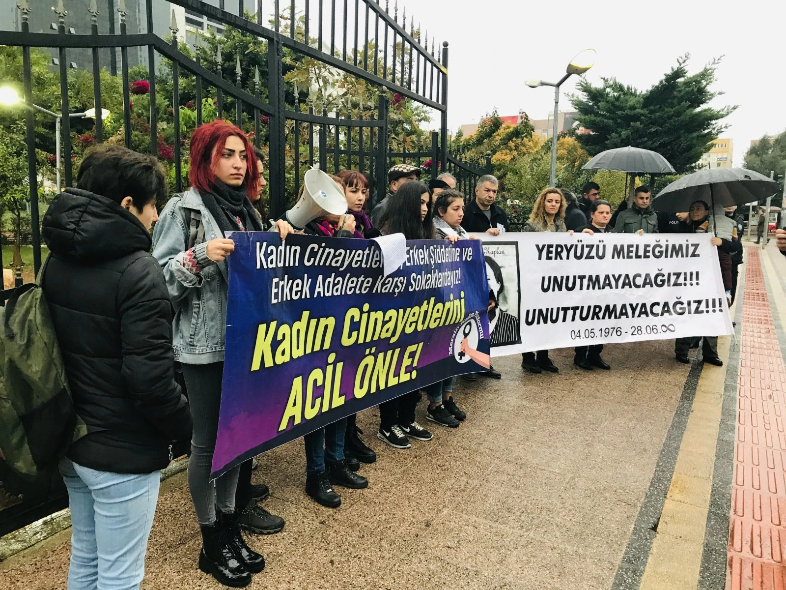 Annesi babası tarafından öldüren gençten duygulandıran sözler