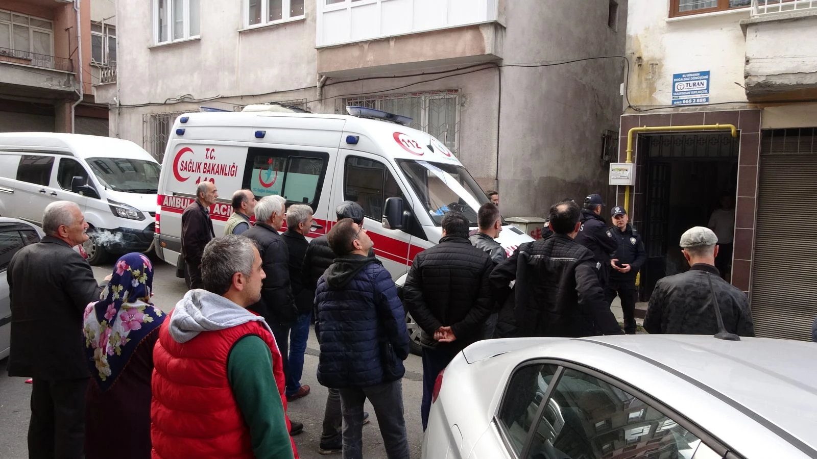 Yaşlı çift, sobadan çıkan gazdan zehirlenerek hayatını kaybetti