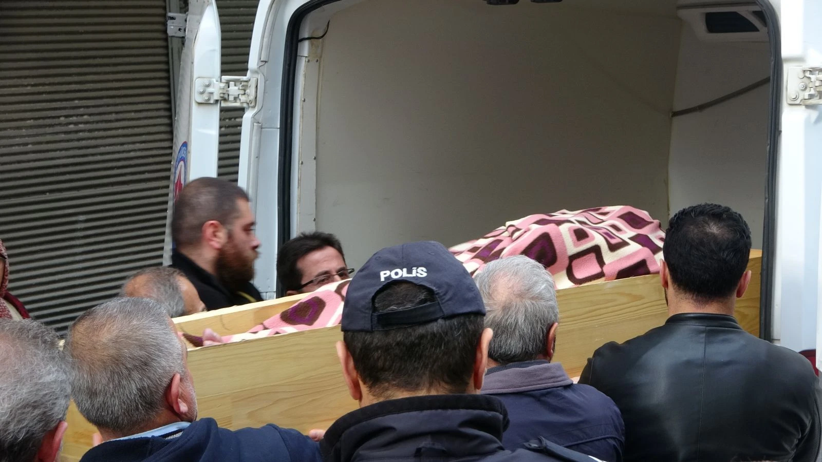 Yaşlı çift, sobadan çıkan gazdan zehirlenerek hayatını kaybetti