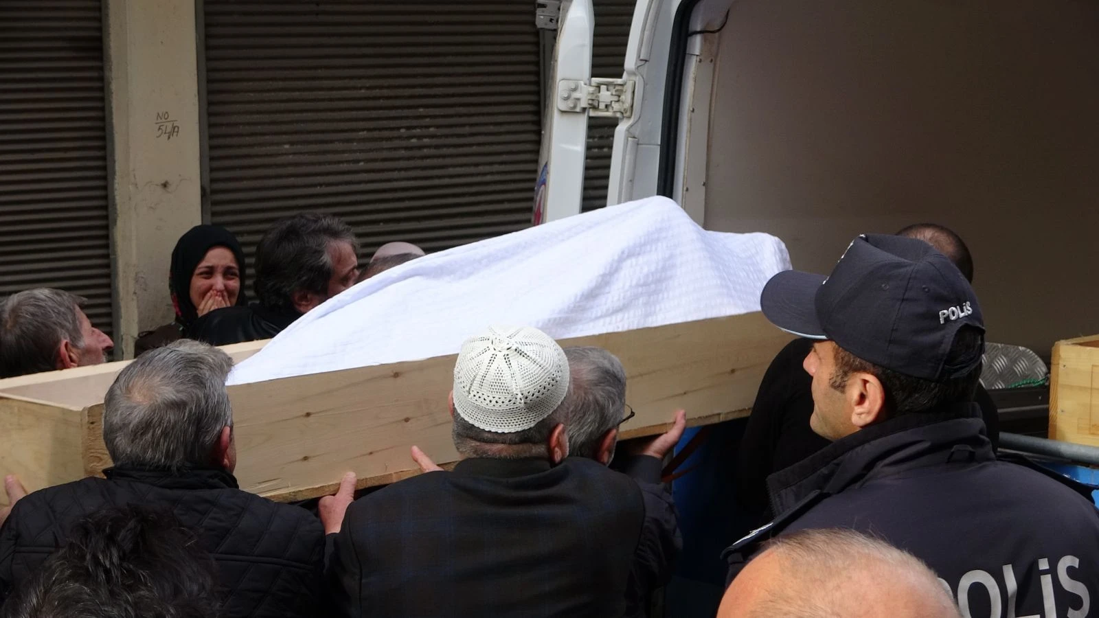 Yaşlı çift, sobadan çıkan gazdan zehirlenerek hayatını kaybetti