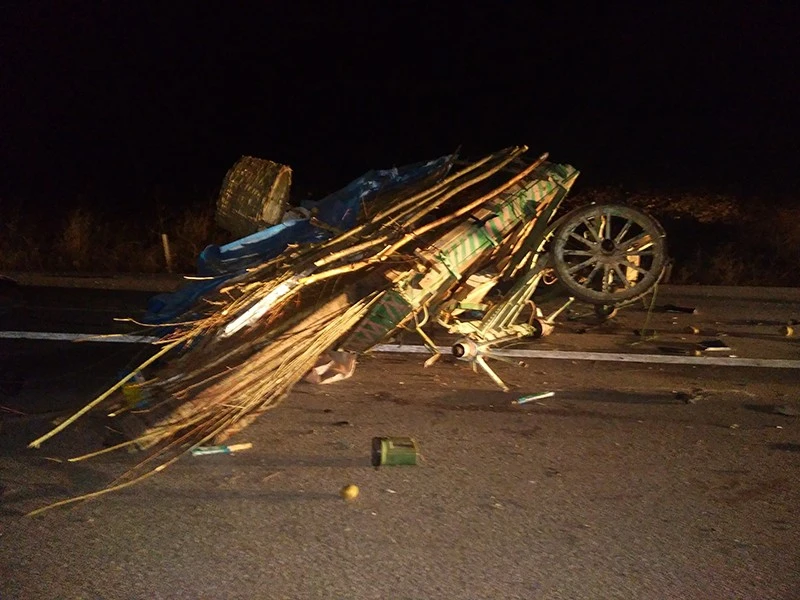 Otomobil at arabasına çarptı: 1 ölü