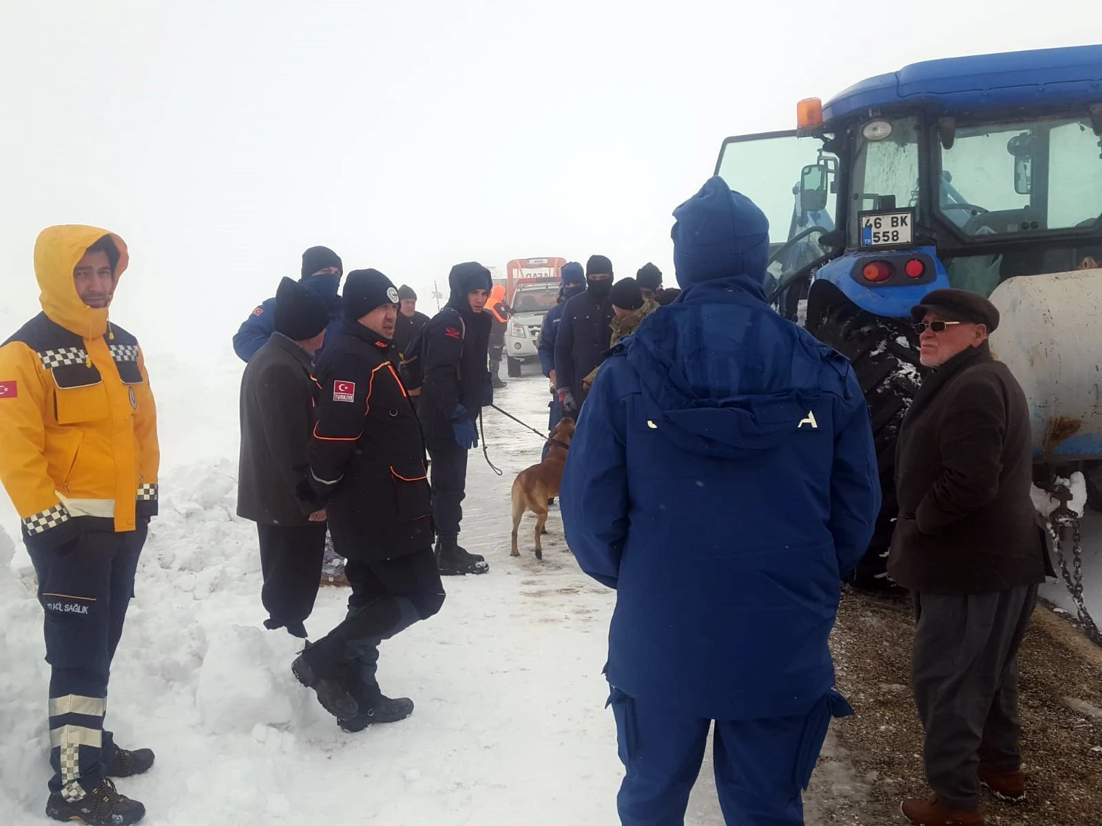 Karda kaybolan vatandaşın arama çalışmalarına ara verildi