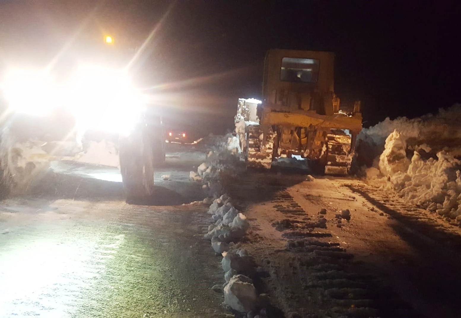 Karda kaybolan vatandaşın arama çalışmalarına ara verildi