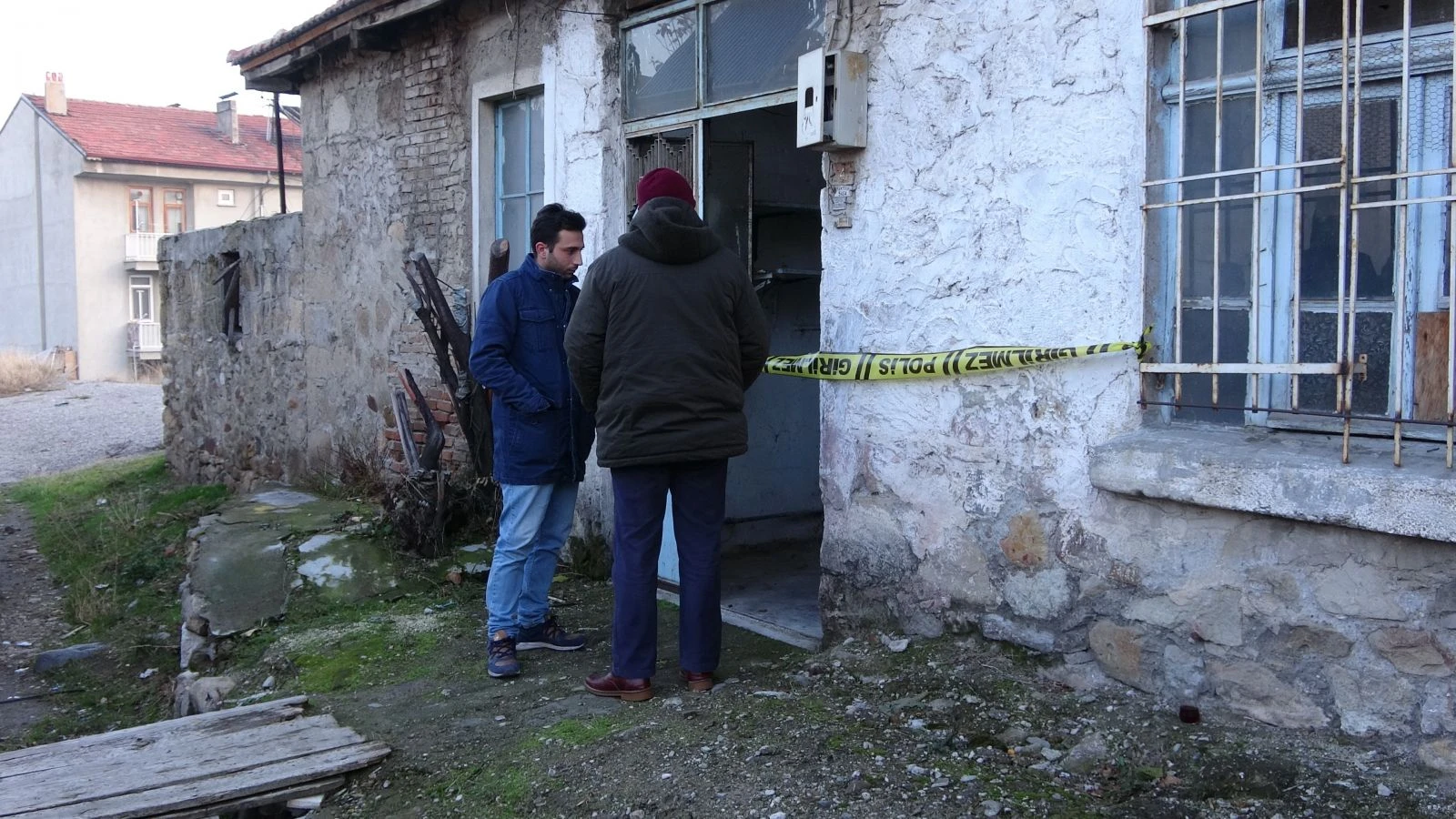 Yalnız yaşayan yaşlı adam evinde ölü olarak bulundu