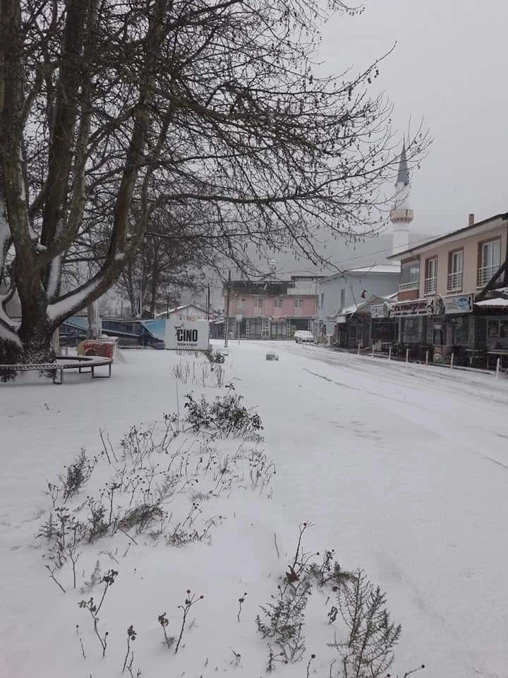 Bozdağ beyaza büründü