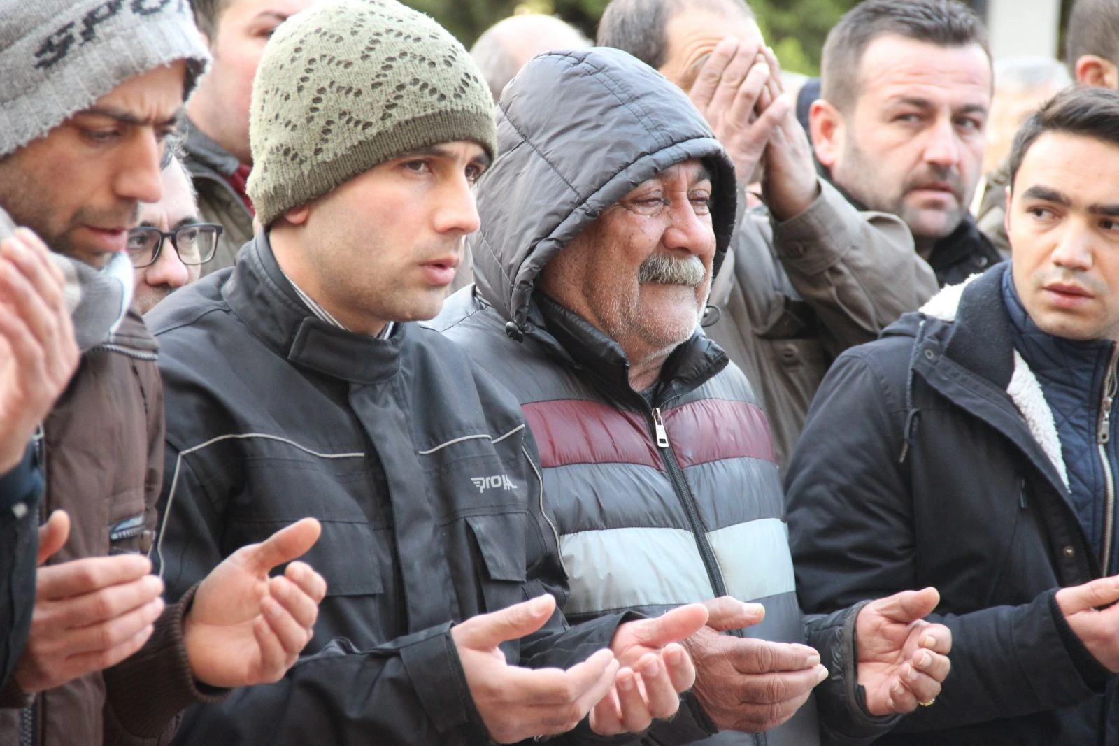 Bir babanın en zor anı: Ekmek parasını kazanırken ölen oğlunu böyle uğurladı