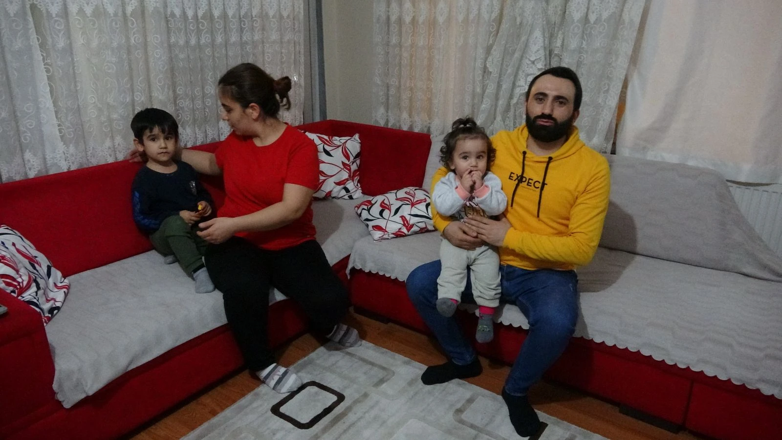 Maganda kurşunu pencereye isabet etti! Küçük çocuk ölümden döndü