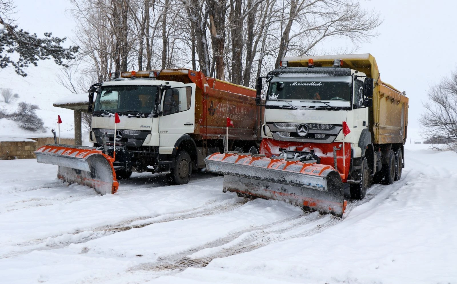 2020 yılının ilk karı yağdı! Kar kaplanlarının yoğun mesaisi başladı