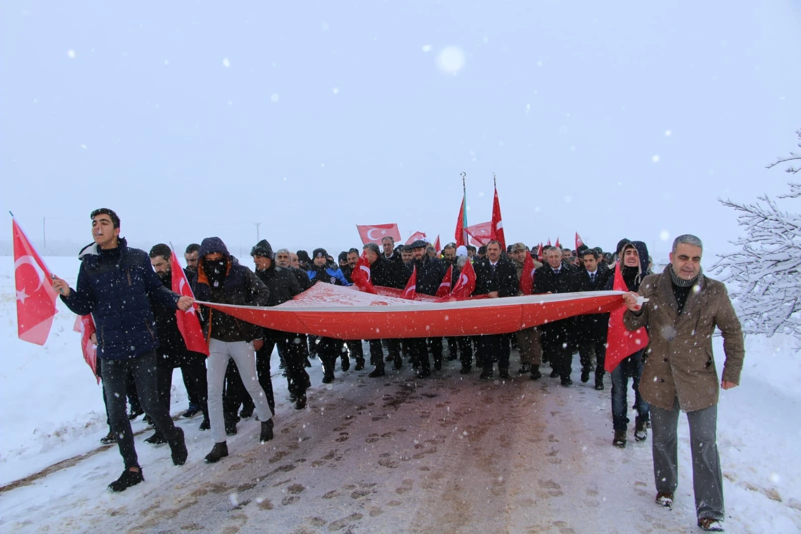 Şehit Fethi Sekin, şehadetinin 3. yılında kabri başında anıldı