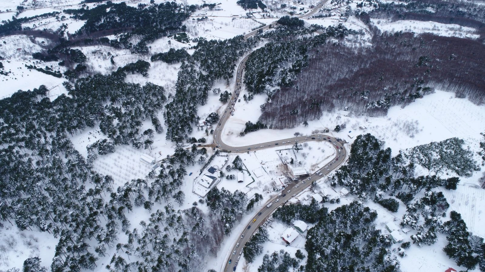 İstanbullular akın etti! Kilometrelerce kuyruk oluştu