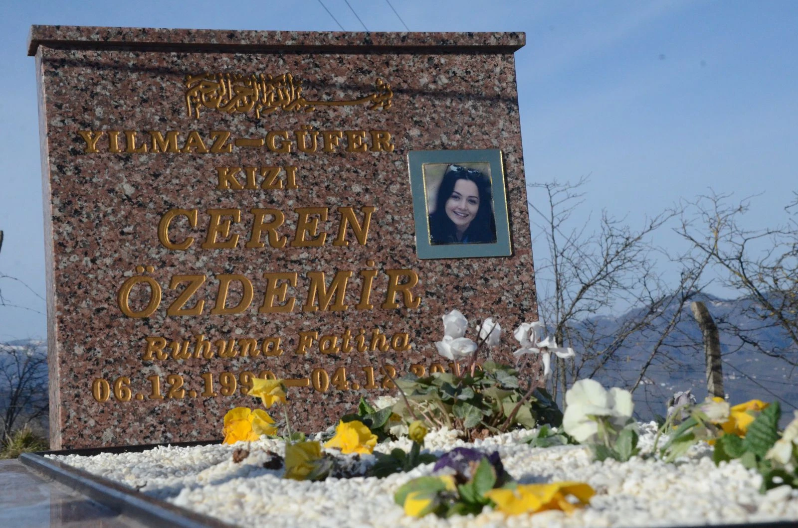 Ceren’in sosyal medya paylaşımı, mezar taşına işlendi