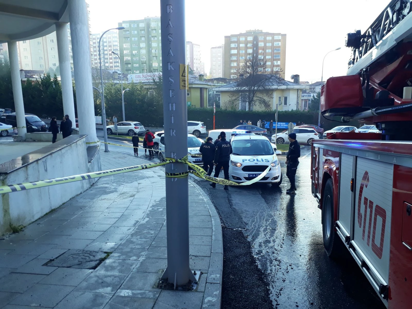 Başakşehir’de yangın paniği: Okul tahliye edildi