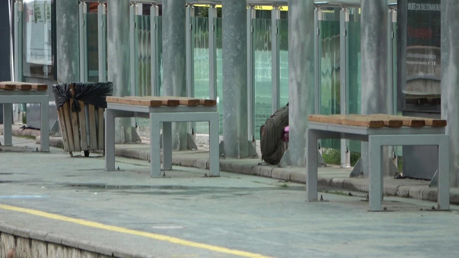 Tramvay istasyonunda şüpheli çanta paniği