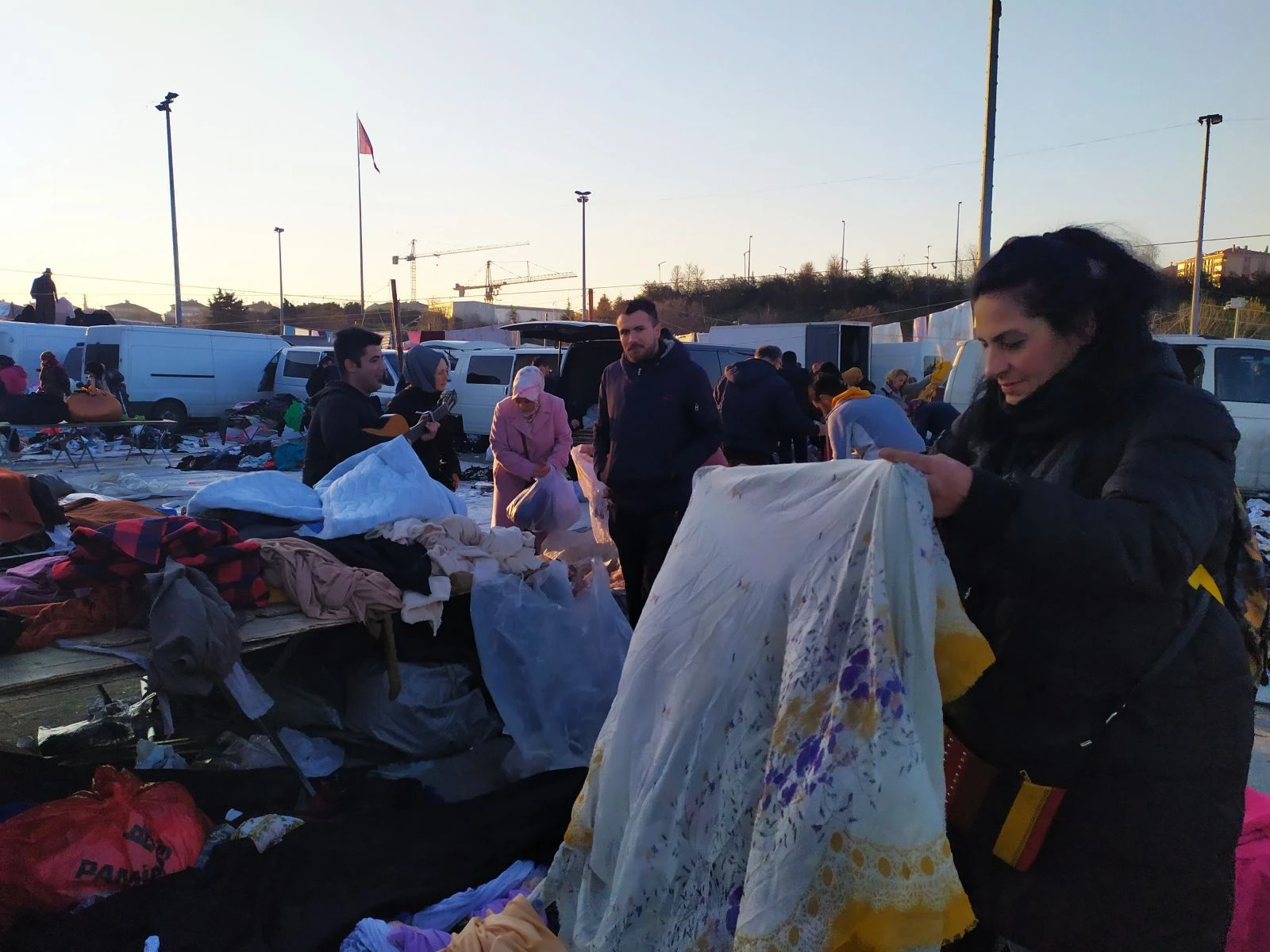 Bu tezgaha gelenler, oynamadan gitmiyor