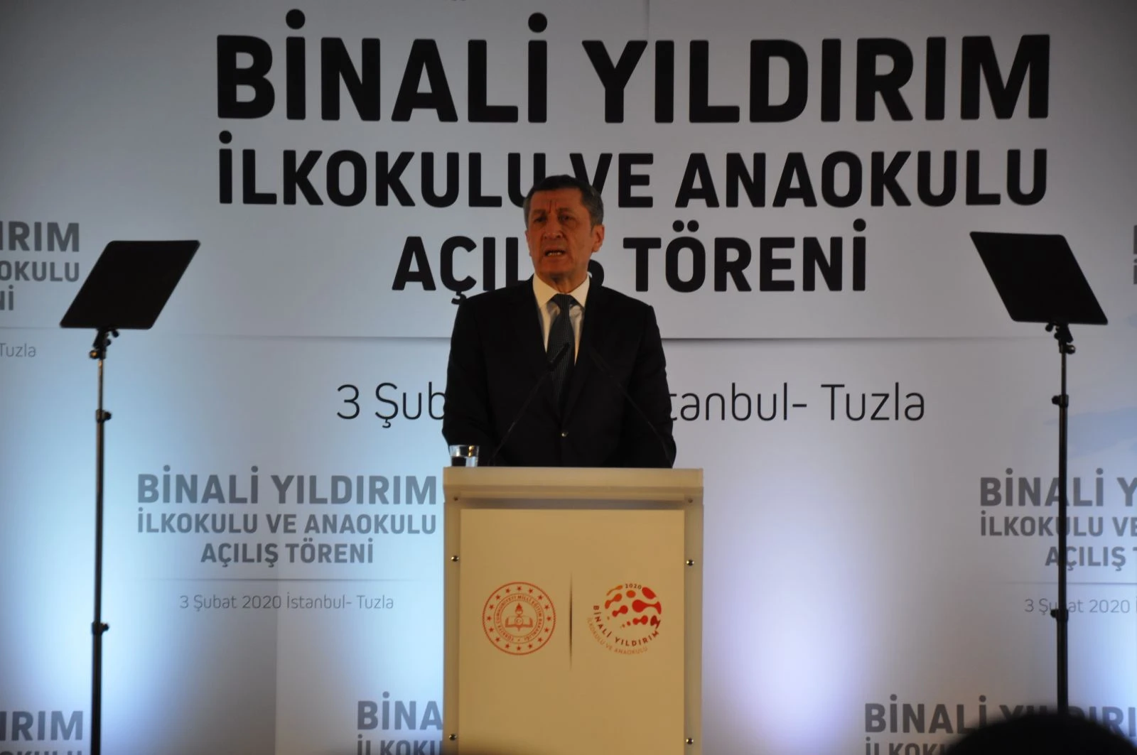 Binali Yıldırım ve eşinin duygusal anları! Gözyaşlarını tutamadılar