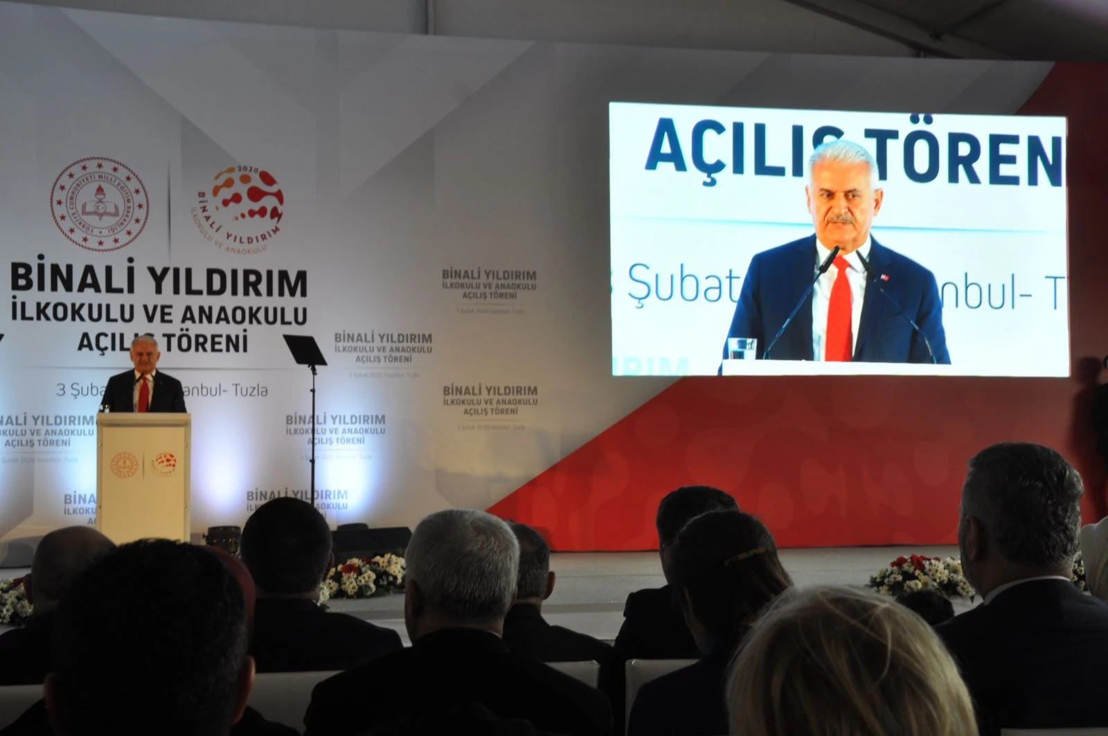 Binali Yıldırım ve eşinin duygusal anları! Gözyaşlarını tutamadılar