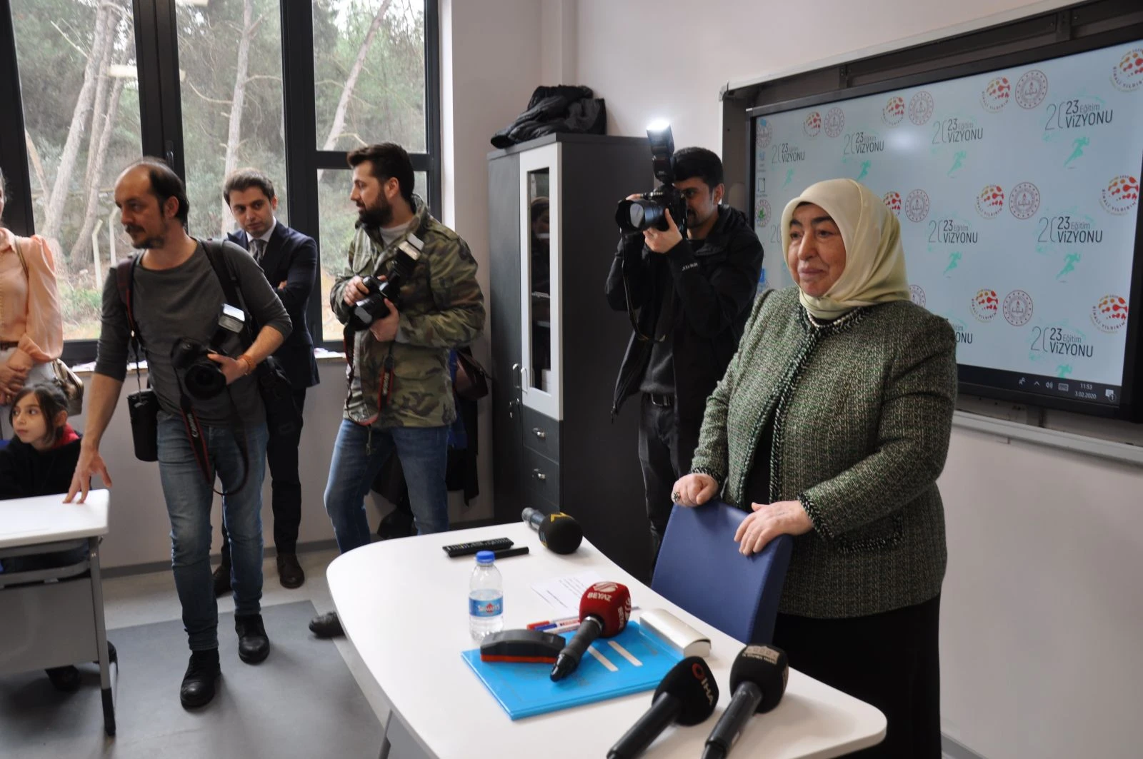 Binali Yıldırım ve eşinin duygusal anları! Gözyaşlarını tutamadılar