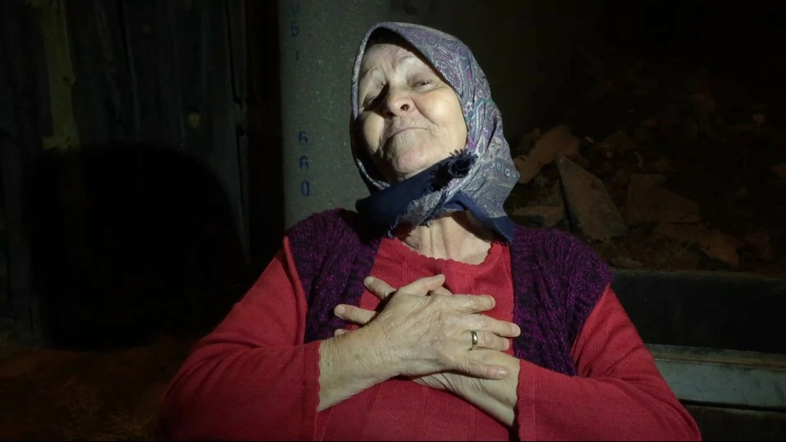 Yeni doğan bebeği çöpe attılar