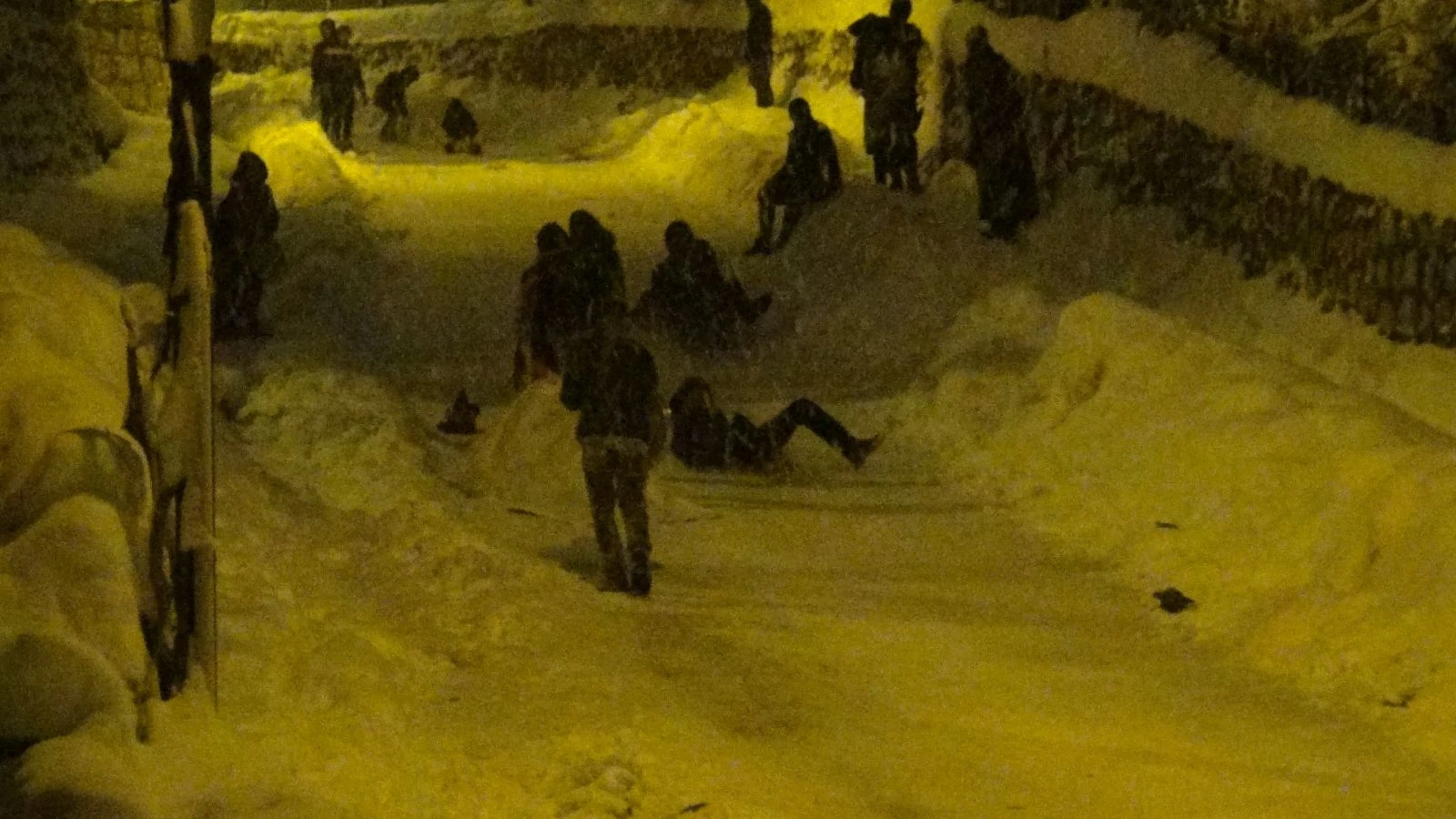 Şırnak’ta çocukların kızak keyfi