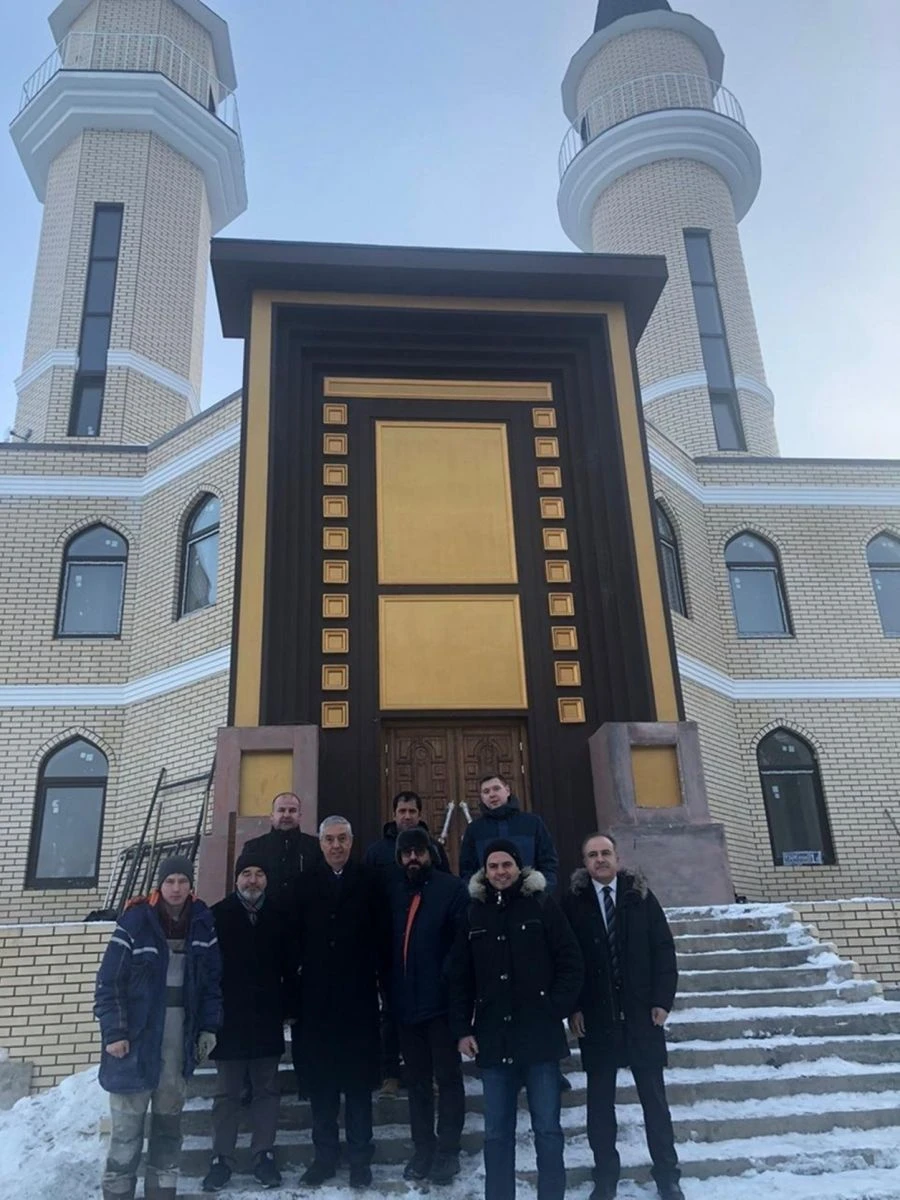 Eski milli futbolcunun Rusya'da yaptırdığı cami tamamlanıyor