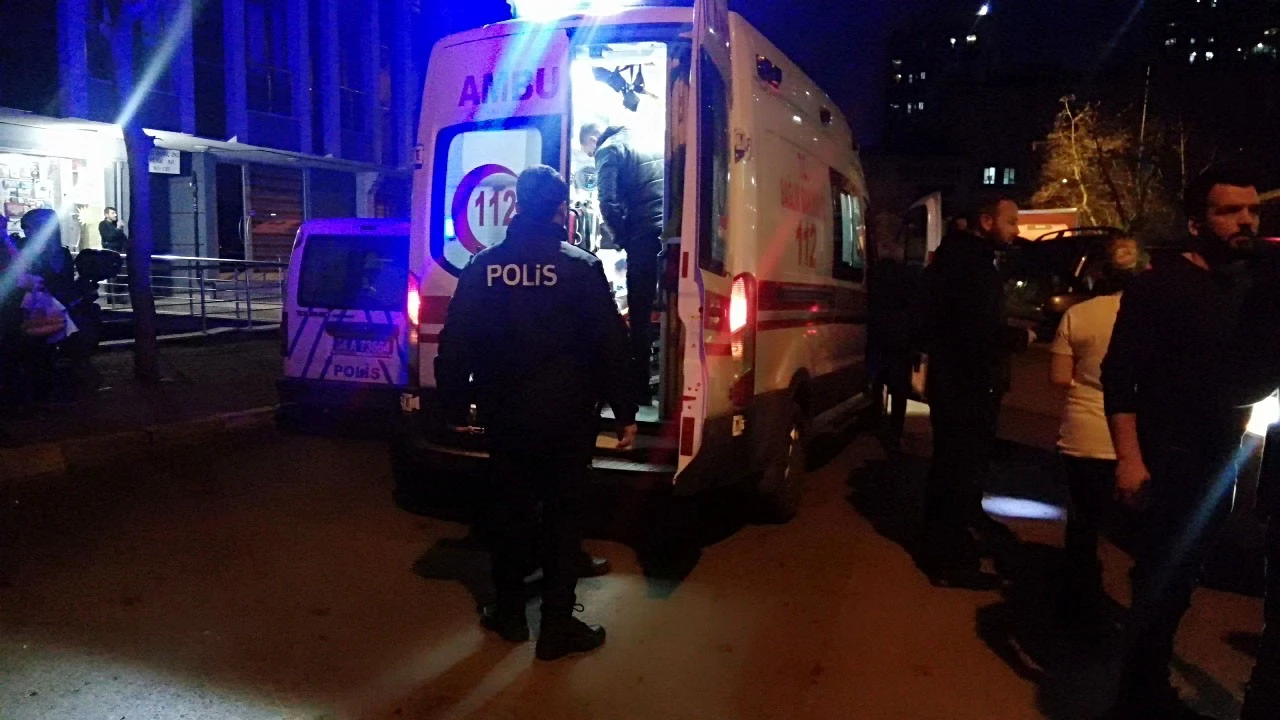 Sokak ortasında genç adama kurşun yağmuru