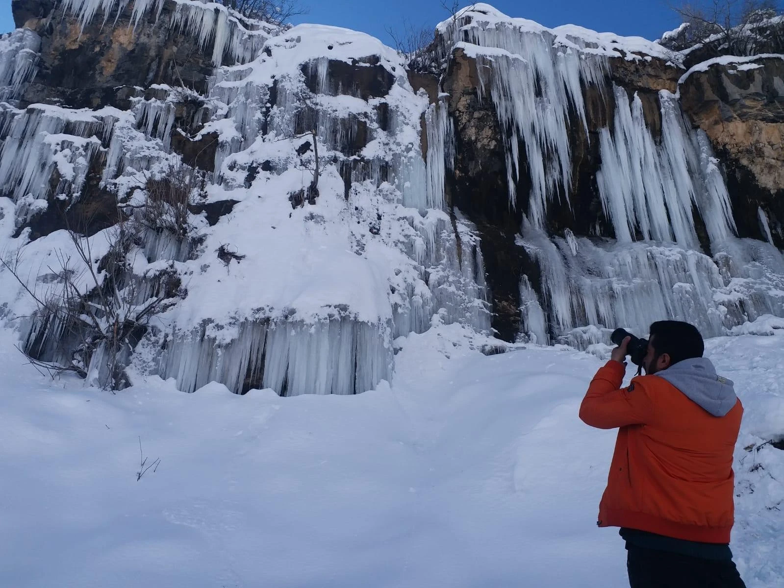 Beytüşşebap eksi 20'yi gördü, şelaleler dondu