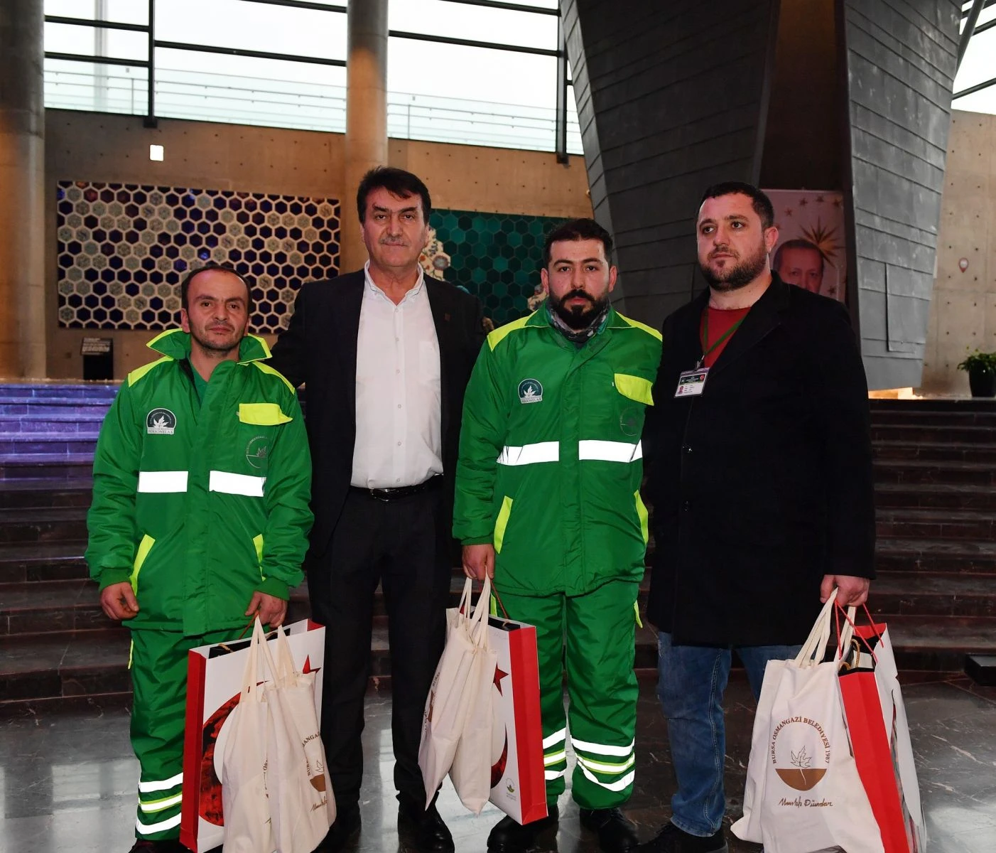 Çöp toplarken 125 bin lira buldu! Sahibine teslim etti