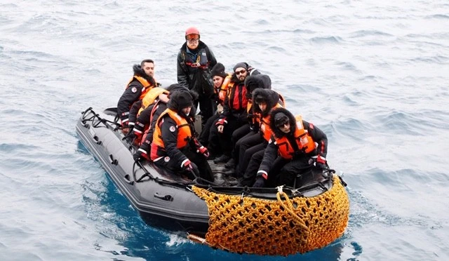 Bakan Varank: 4. Ulusal Antarktika Bilim Seferi  heyeti beyaz kıtaya ulaştı