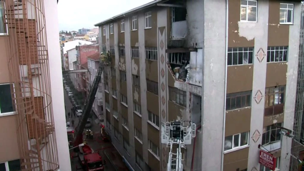 Güngören’de önce patlama sonra yangın: 1 kişi yaralandı