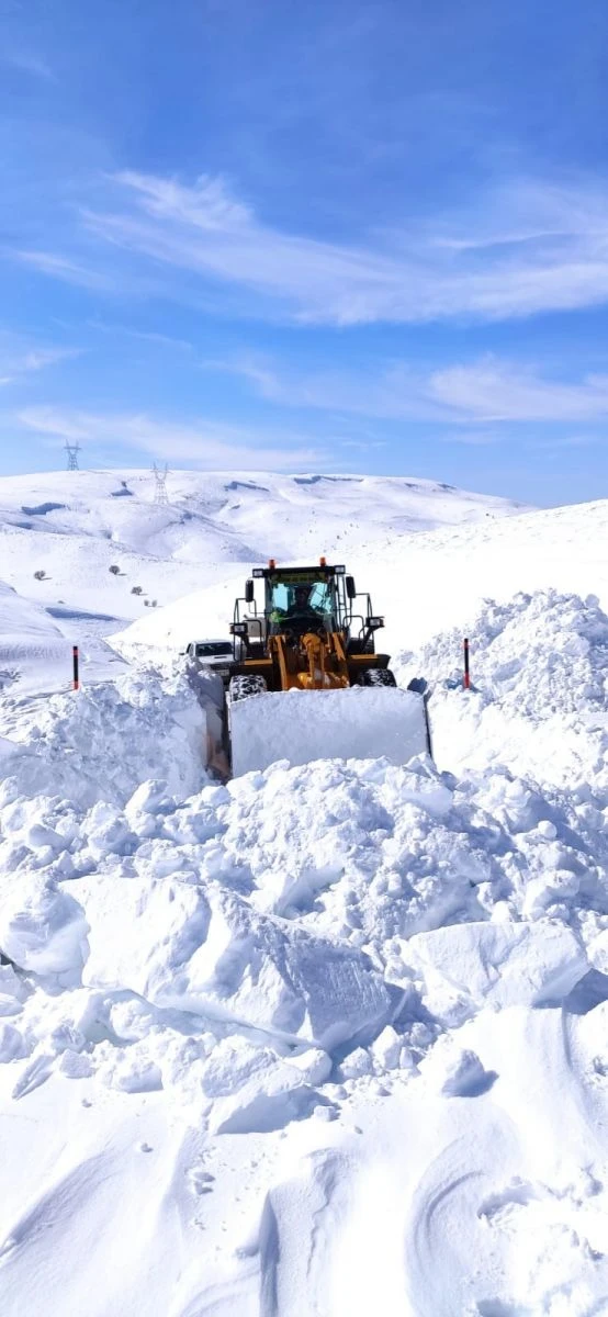 Kar kalınlığı 5 metreyi buldu