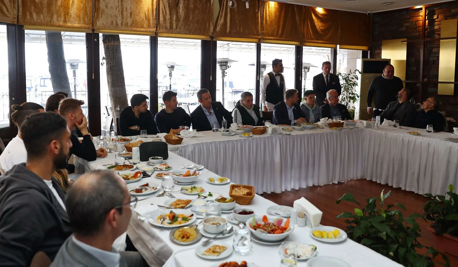 Fenerbahçe, moral yemeğinde bir araya geldi