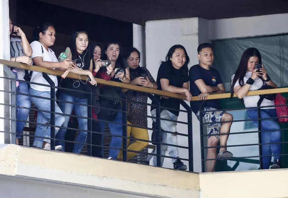 Filipinler’de alışveriş merkezinde 30 kişi rehin alındı