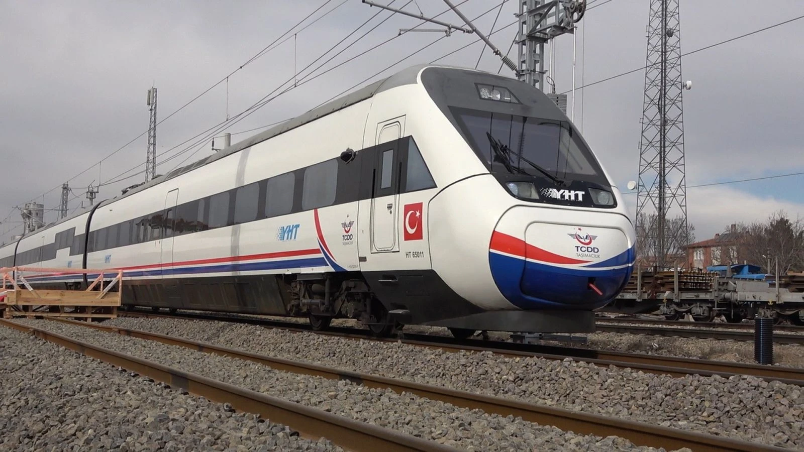 Bakan Turhan, Ankara-Sivas YHT hattında ilk test sürüşünü yaptı