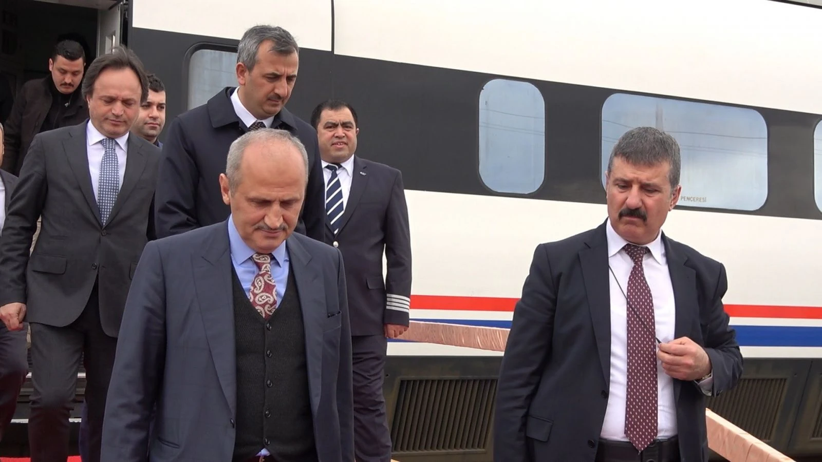 Bakan Turhan, Ankara-Sivas YHT hattında ilk test sürüşünü yaptı