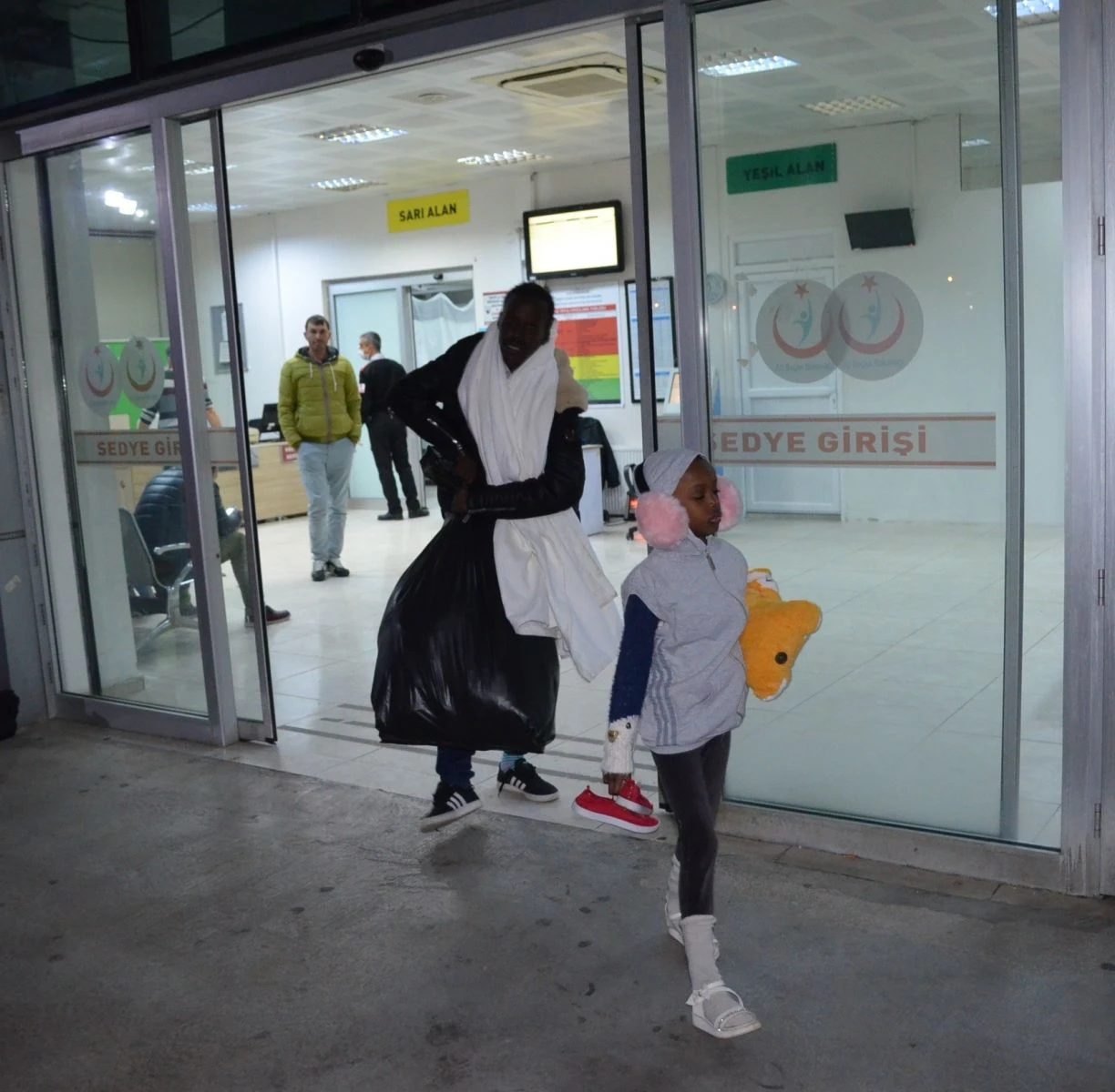 Göçmenlerin imdadına Sahil Güvenlik yetişti