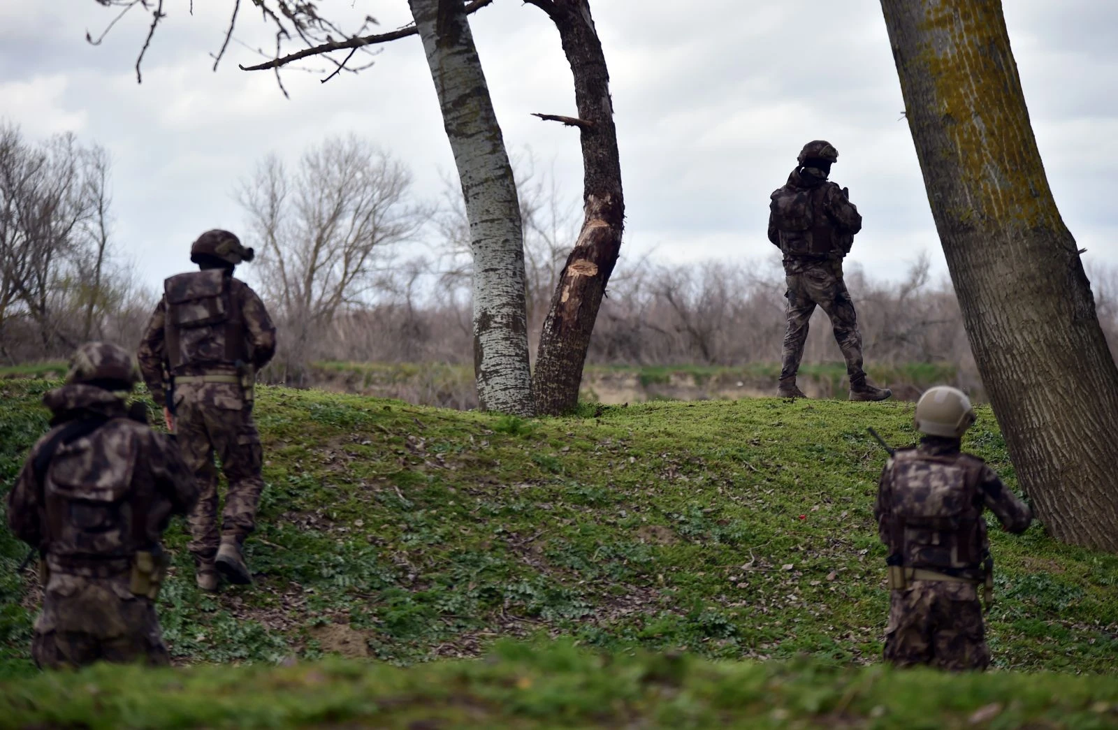 Özel Harekat Polisleri Meriç Nehri’ne indi, Yunan askerleri geri çekildi