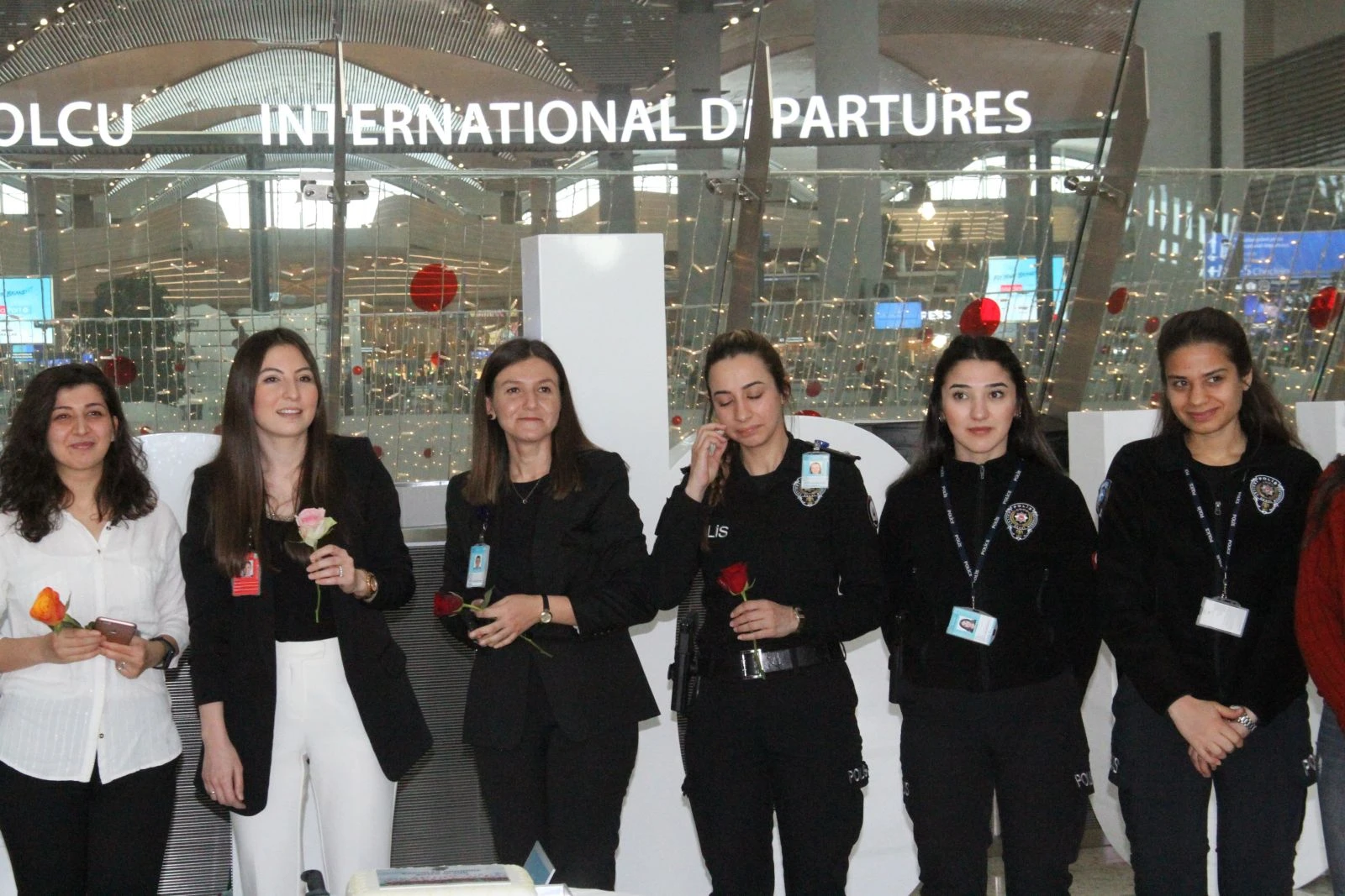 İstanbul Havalimanı'nda kadınlara şaşırtan hediye