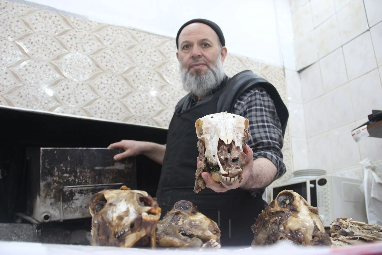 Sivaslıların koronavirüs önlemi: Kelle