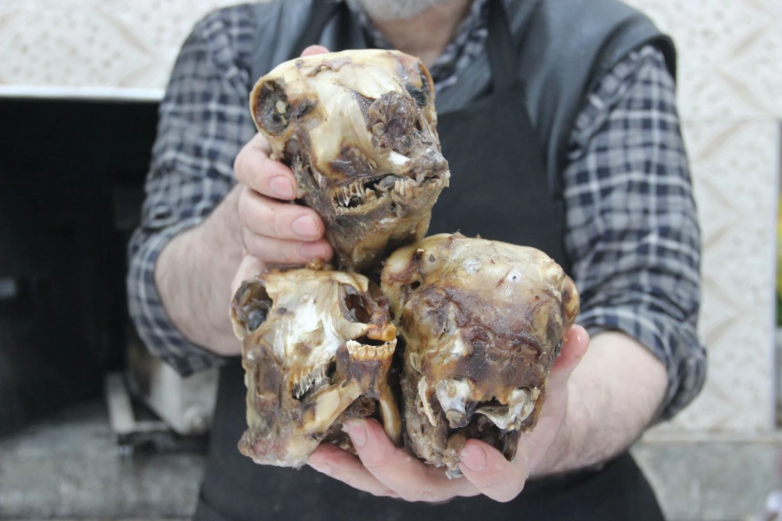 Sivaslıların koronavirüs önlemi: Kelle