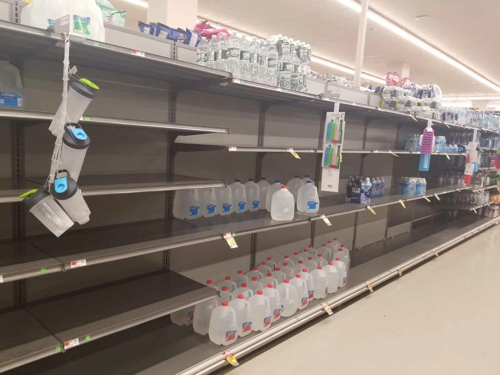 Korona virüs paniği! Raflar boşaldı