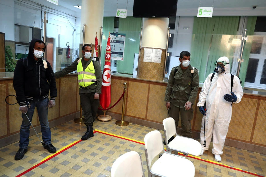 Tunus’ta sokağa çıkma yasağı ilan edildi